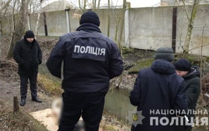 Зарезали, обмотали веревкой и выбросили в канал: в Одесской области жестоко убили женщину