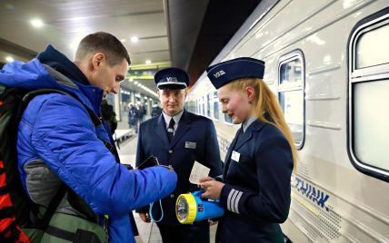 "Укрзализныця" назначила дополнительные поезда на выходные ко Дню защитников и защитниц Украины: перечень