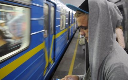 У метрополітені Києва назвали причину колапсу в підземці