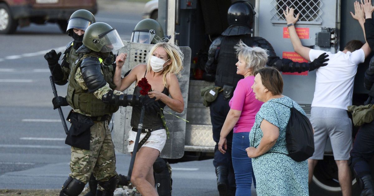 Риск гибридного конфликта и влияние на Украину: Зеленский на закрытом совещании обсудил ситуацию в Беларуси