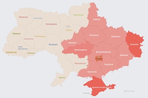 Повітряна тривога в багатьох регіонах вночі 18 травня / © Фото з відкритих джерел