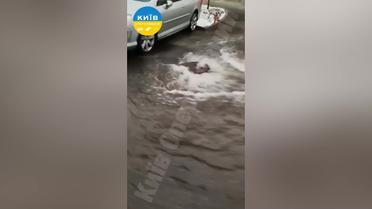 Прорив трубопроводу у Києві