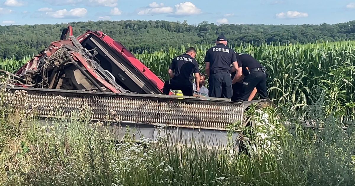 На месте ДТП в Ровенской области, где погибли 14 человек