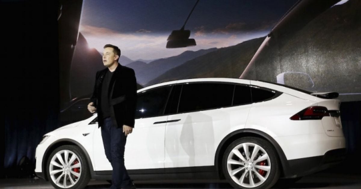 Глава Tesla Motors официально презентовал серийный кроссовер Model X