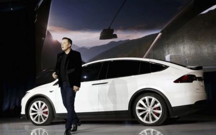 Глава Tesla Motors официально презентовал серийный кроссовер Model X