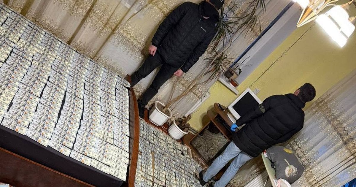 Деньги на полу и на кровати: В Виннице разоблачена схема оформления фиктивной инвалидности