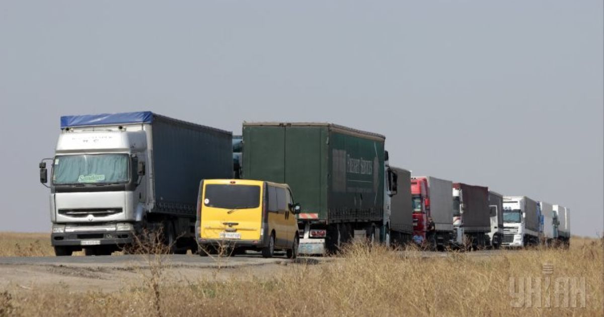 В Украине запретили движение по дорогам слишком тяжелых грузовиков