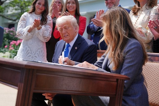 Меланія Трамп підписала закон / © Associated Press