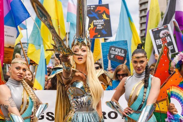 Оля Полякова на ЛГБТ-марше / © instagram.com/polyakovamusic