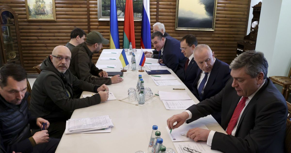 Росія більше не вимагає "денацифікації" України - The Financial Times