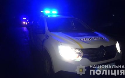 Збив жінку та кинув помирати: у Сумській області розшукують водія, який вчинив смертельну ДТП (фото)