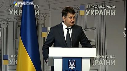 "Краще жувати, ніж говорити": Разумков різко відреагував на ініціативу Арестовича перейменувати Україну