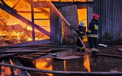 Росія атакувала "Шахедами" Львів: з'явилися перші фото наслідків
