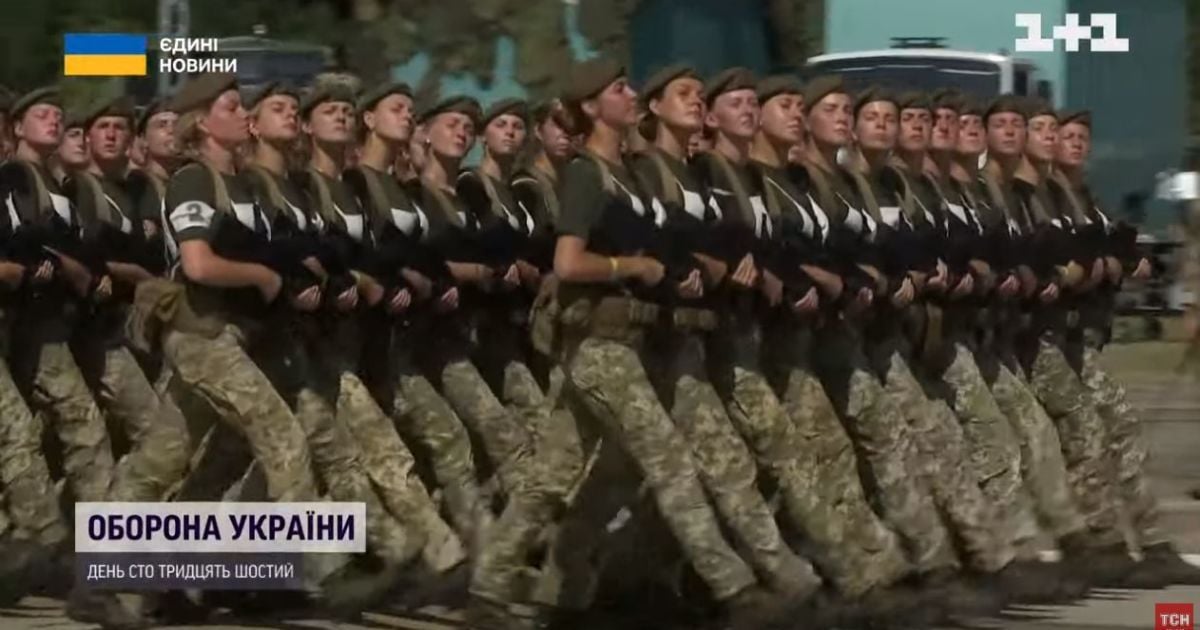 Жінкам у армії доводиться не лише долати нерівність, а й підлаштовувати чоловіче спіднє і форму під себе