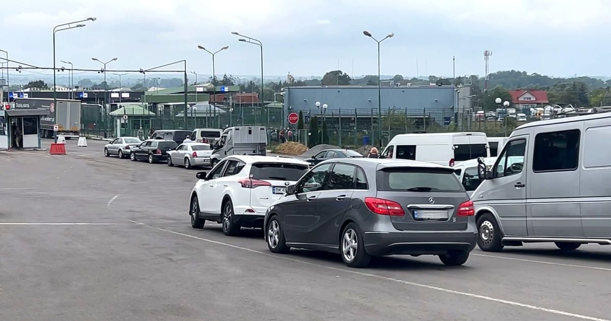 До України за добу повернулось на 13 тисяч осіб більше, аніж виїхали за кордон: які сьогодні черги на ПП