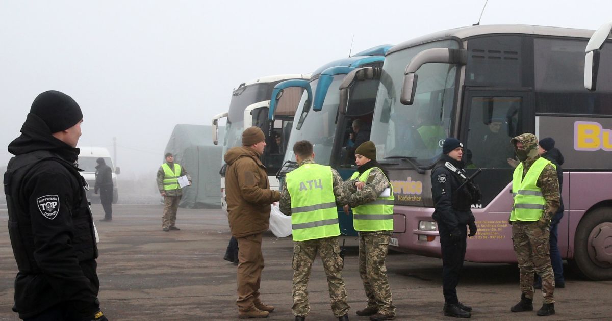 В Офісі президента підтвердили початок обміну полоненими із бойовиками "Л/ДНР"