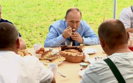 Хто не працює, той їсть йогурт. Відеопародії на сніданок Путіна з фермерами