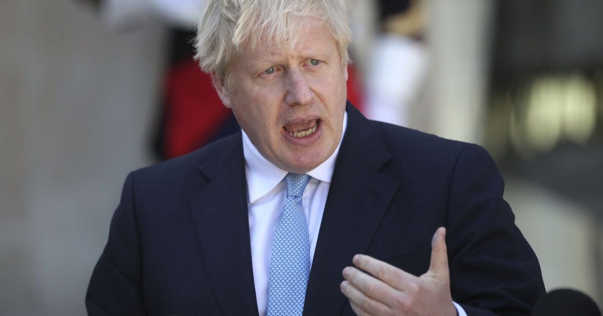 Джонсон посварився з Макроном на саміті G7 - Telegraph