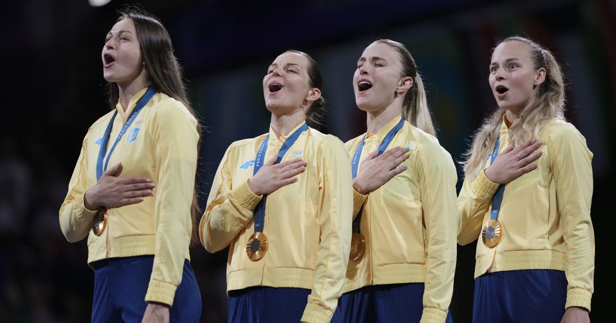 Жіноча збірна України з фехтування на шаблях здобула "золото" Олімпіади-2024
