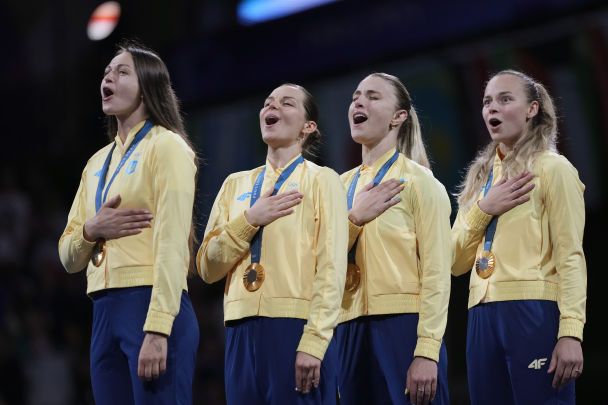 Жіноча збірна України з фехтування на шаблях здобула "золото" Олімпіади-2024 / © Associated Press