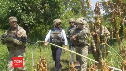 Полное видео поездки Зеленского на фронт