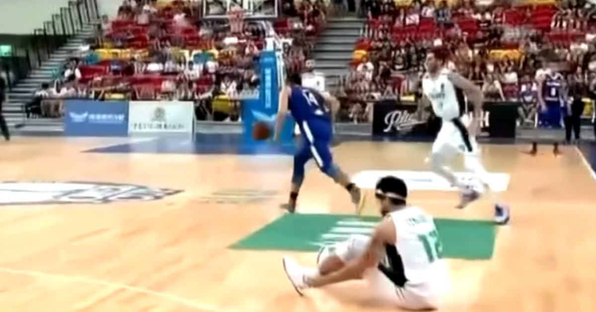 Іракський баскетболіст зламав ногу після фінта суперника