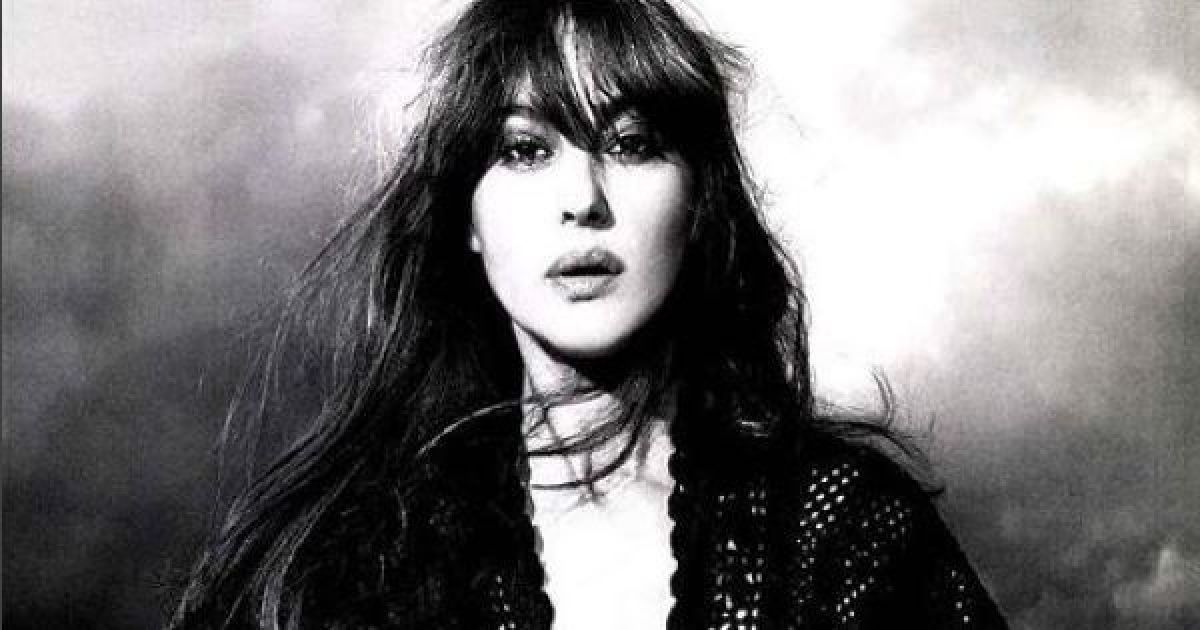 Моніка Беллуччі здивувала "хлопчаковою" зачіскою у новій фотосесії