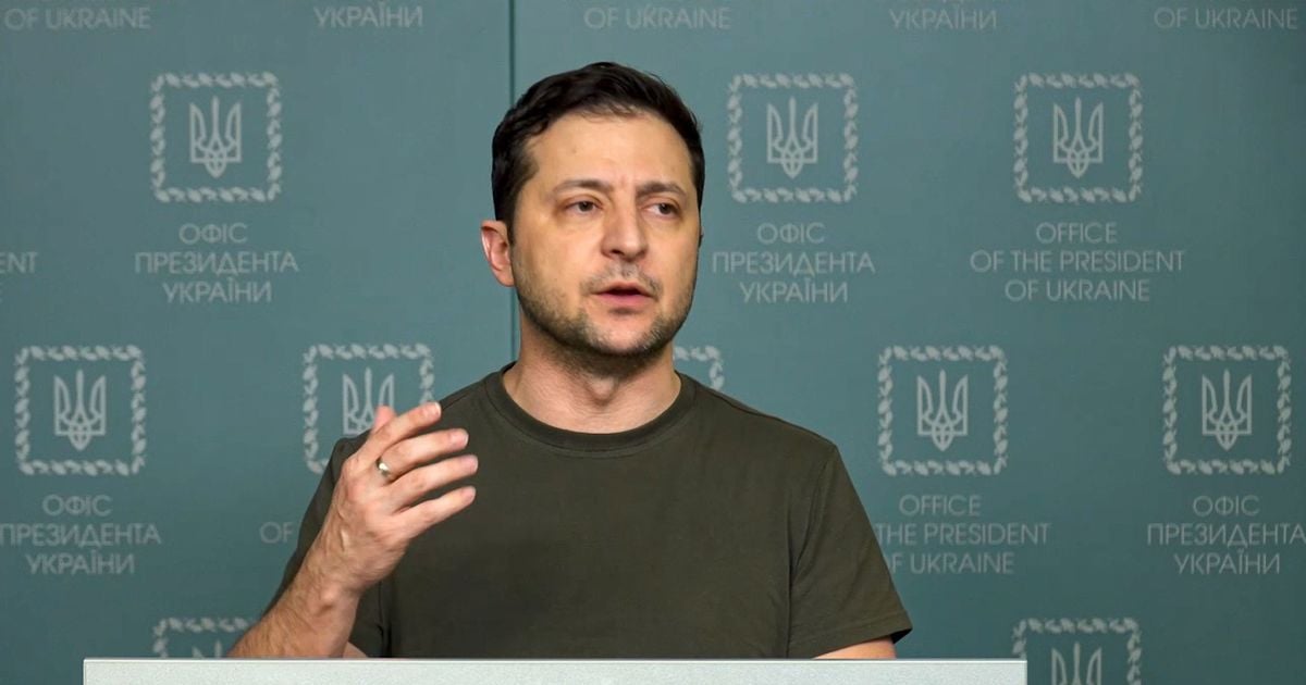 "Росія знищує": Зеленський про обстріли окупантами житлових кварталів