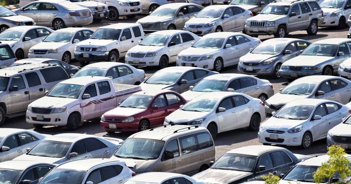 Штрафи за літні шини взимку та постійно ввімкнені фари: МВС збирається оновити ПДР