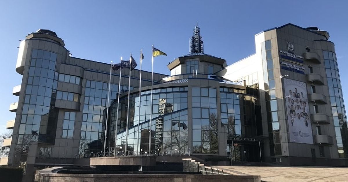 "Платить неоткуда": журналист рассказал о чудовищных проблемах с финансами в УАФ