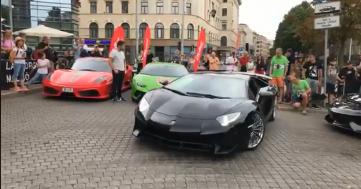 Появилось видео слета суперкаров для гонки в столице Латвии