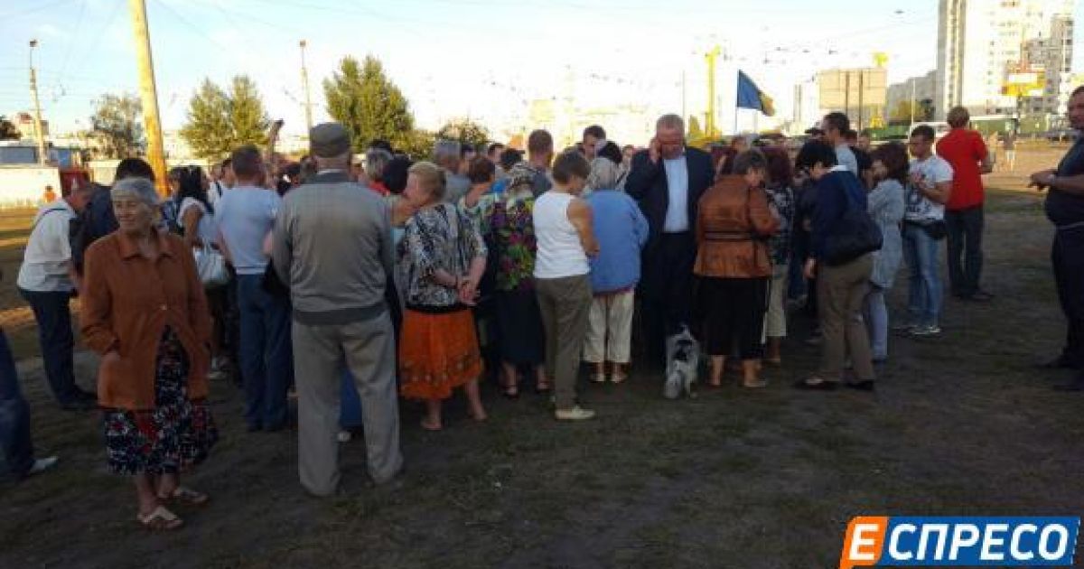 У Києві активісти знову перекрили рух вулицею Героїв Дніпра