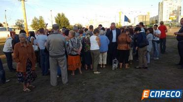 У Києві активісти заблокували рух біля метро "Героїв Дніпра"_1 / © Еспресо.TV