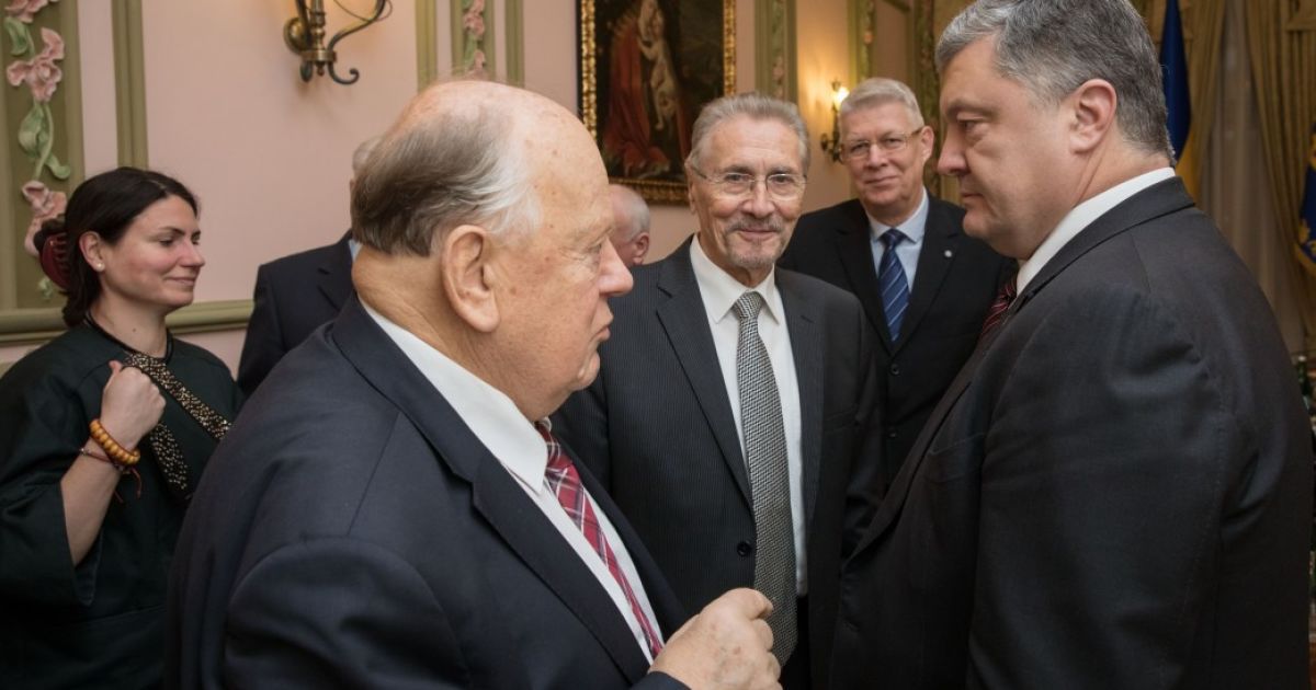 Порошенко не розглядає варіант білоруських миротворців на Донбасі 