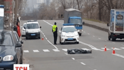 В Киеве полиция сбила насмерть женщину на переходе