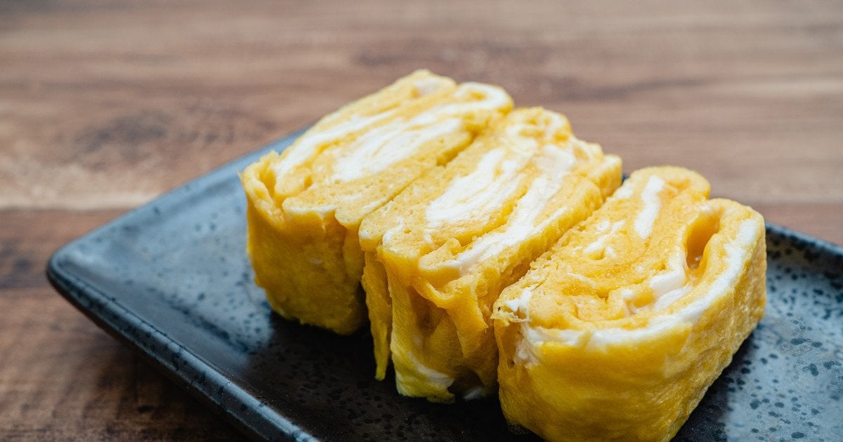 Яєчний рулет із сиром