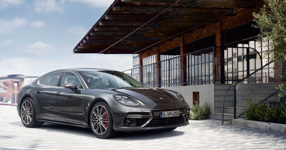 На украинском рынке появилась Porsche Panamera нового поколения