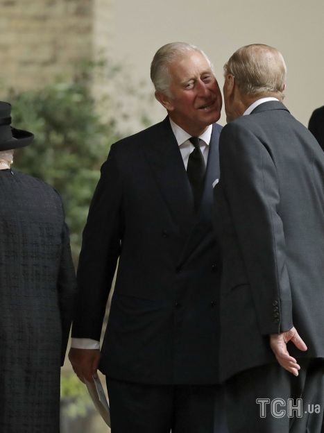 Принц Чарльз і принц Філіп / © Associated Press