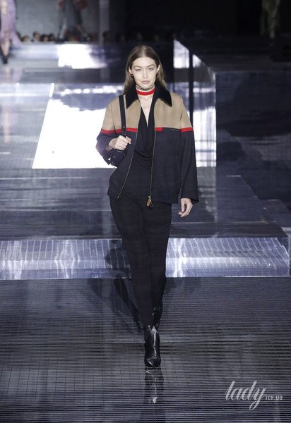 Коллекция Burberry прет-а-порте сезона осень-зима 2020-2021 / © East News
