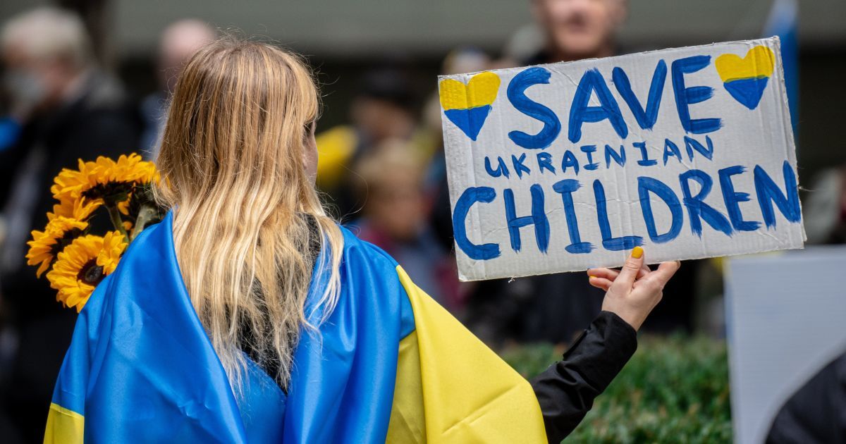 Діти-переселенці, які втекли від війни без супроводу батьків, можуть отримати фінансову допомогу