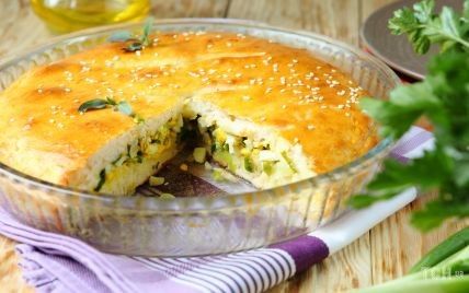 Пирог с зеленым луком: весенний рецепт
