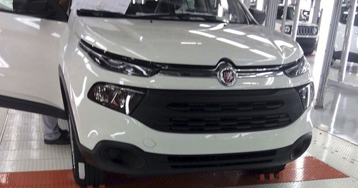В Сети появились свежие шпионские фото нового пикапа Fiat Toro