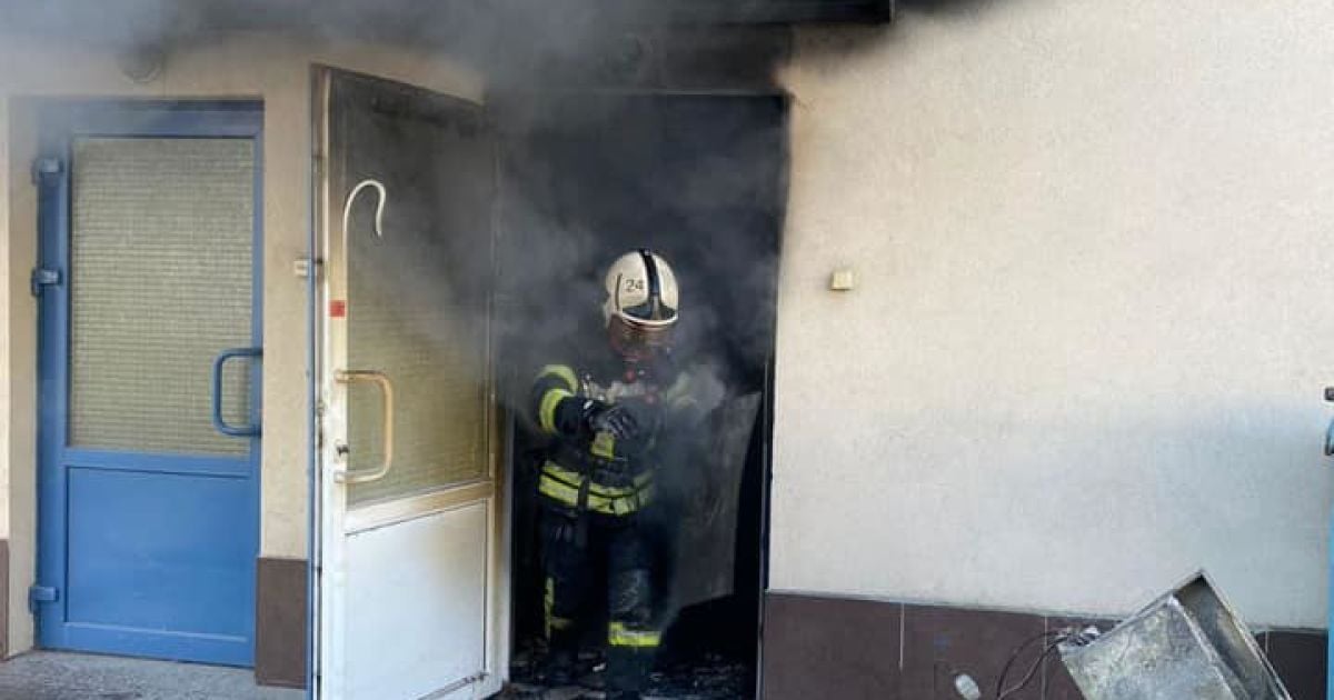 Пожежу в київській гімназії ліквідовано: було евакуйовано 1500 дітей / © Управление ГСЧС Киева