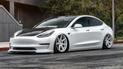 Tesla Model 3 превратили в спорткар. Видео