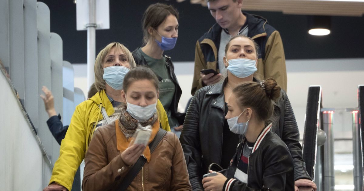 Украина сейчас встречает настоящую первую волну коронавируса: врач рассказал, когда станет легче