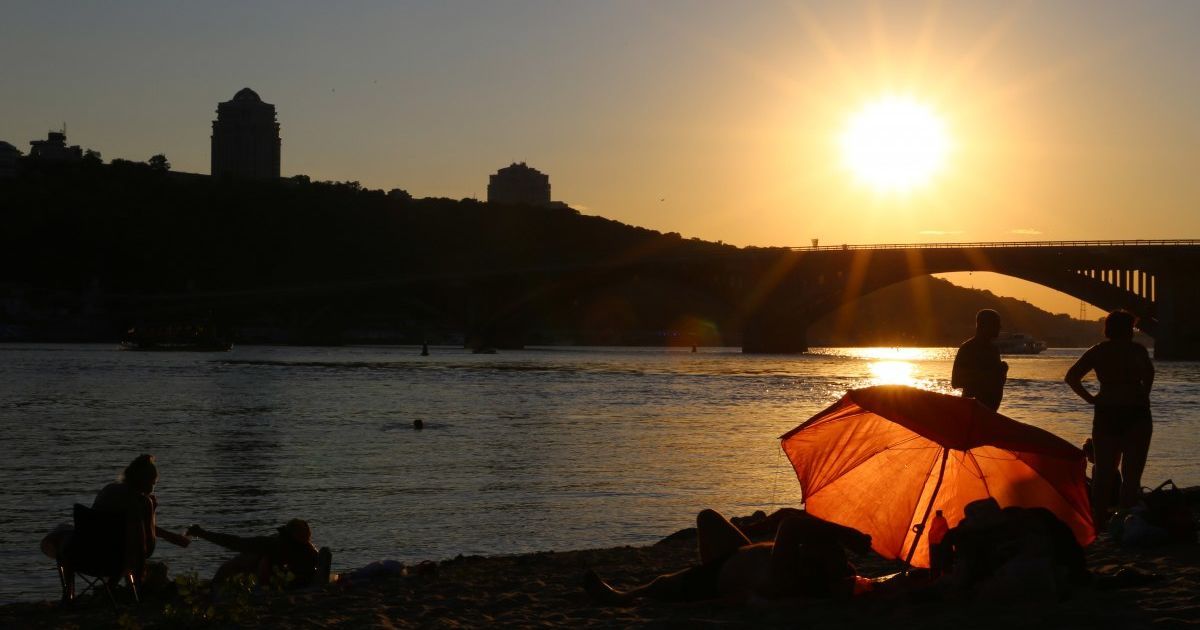 У Києві на 10 пляжах заборонено купатися: список