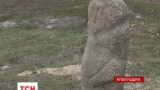 У Кіровоградській області під сміттям знайшли тисячолітню половецьку статую