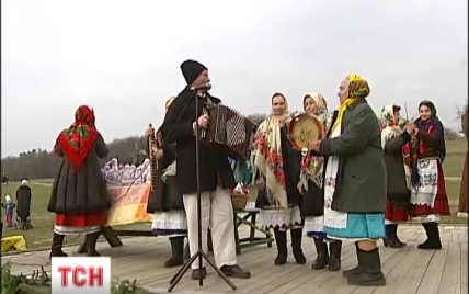 Киев красочно и вкусно гуляет Масленицу