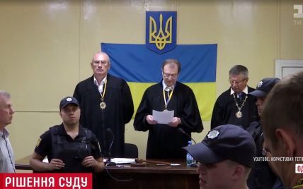 Аплодисменты в суде и драка снаружи: как освобождали участников сепаратистских беспорядков в Одессе