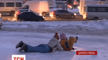 В Днепропетровске объявили войну стихийным горкам